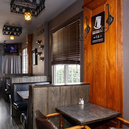 Canadas Best Value Inn & Suites-Шарлъттаун Екстериор снимка