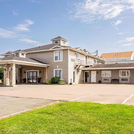 Canadas Best Value Inn & Suites-Шарлъттаун Екстериор снимка