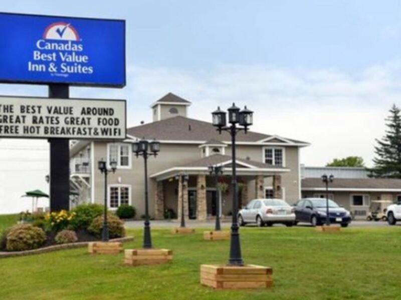 Canadas Best Value Inn & Suites-Шарлъттаун Екстериор снимка