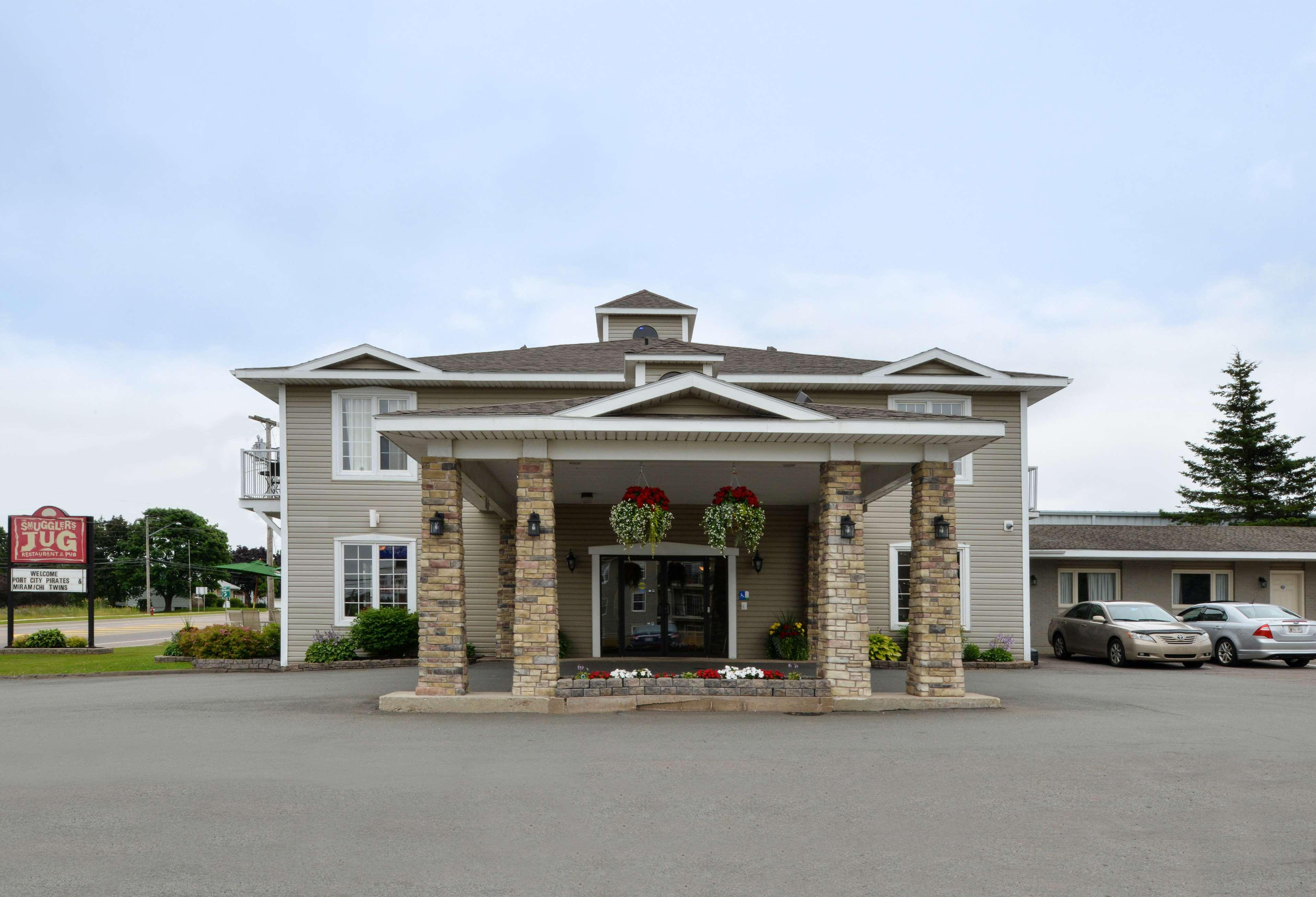 Canadas Best Value Inn & Suites-Шарлъттаун Екстериор снимка