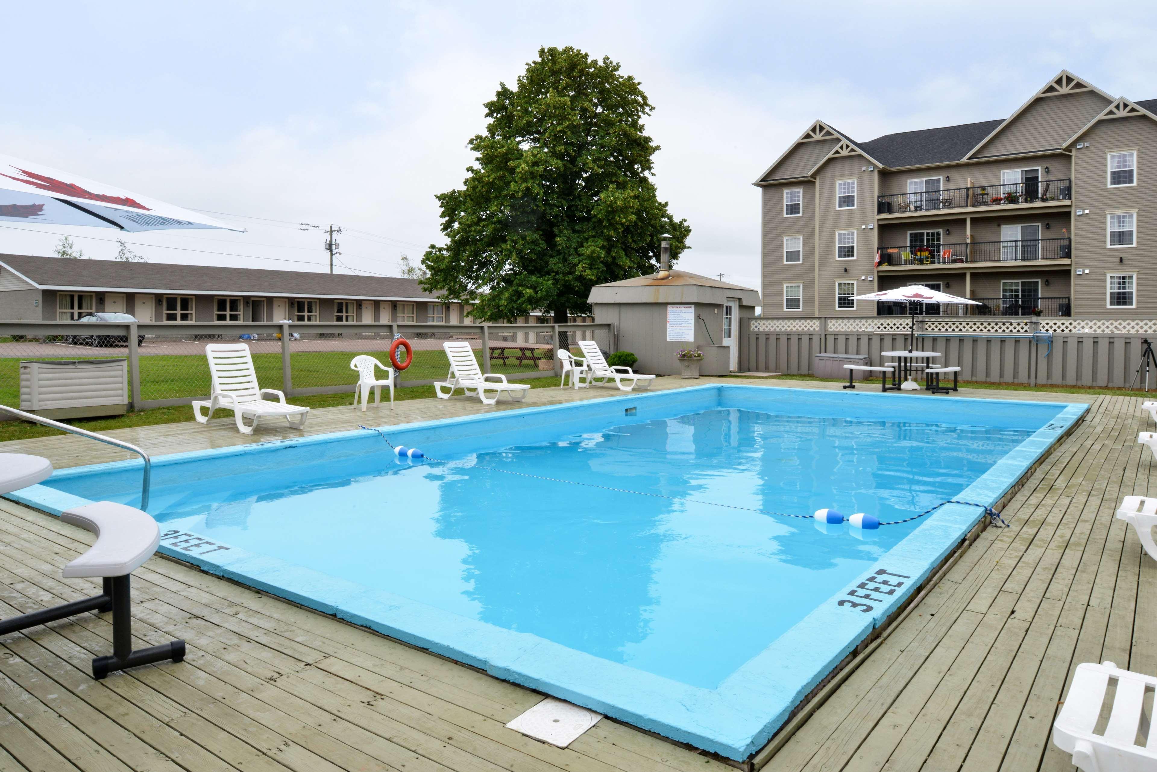 Canadas Best Value Inn & Suites-Шарлъттаун Екстериор снимка