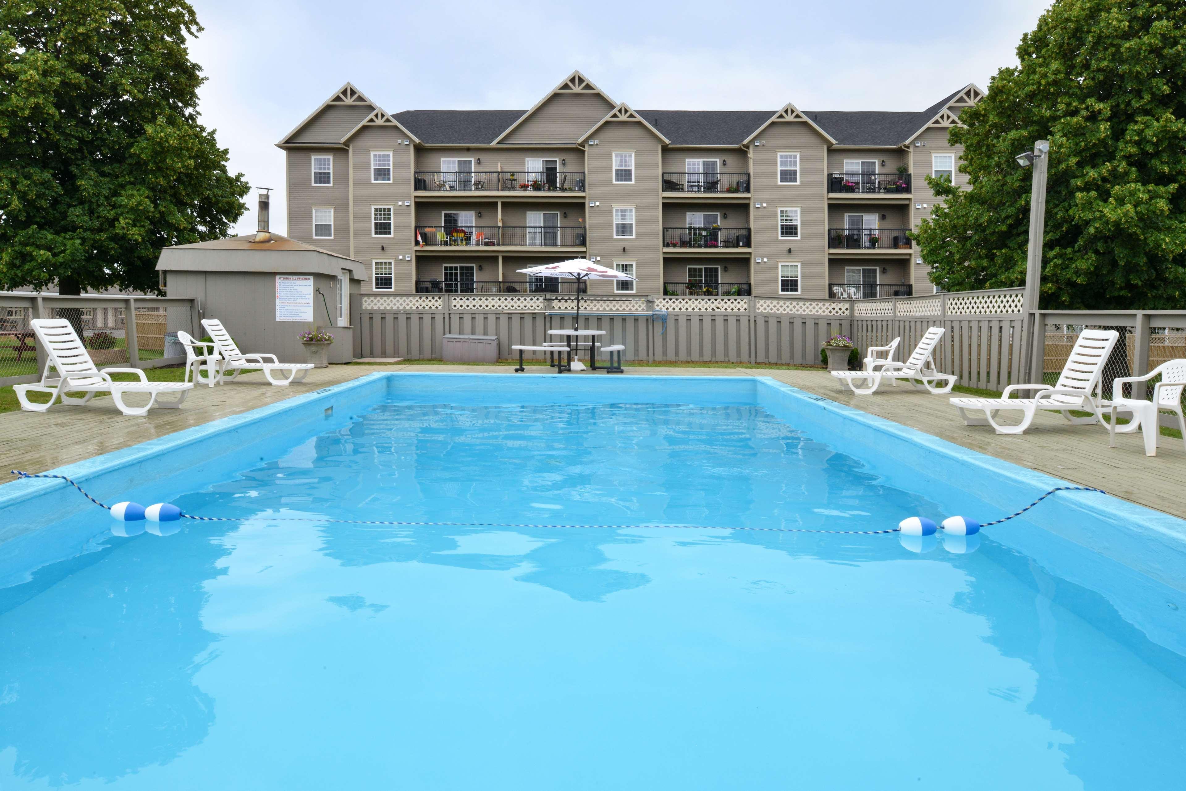 Canadas Best Value Inn & Suites-Шарлъттаун Екстериор снимка