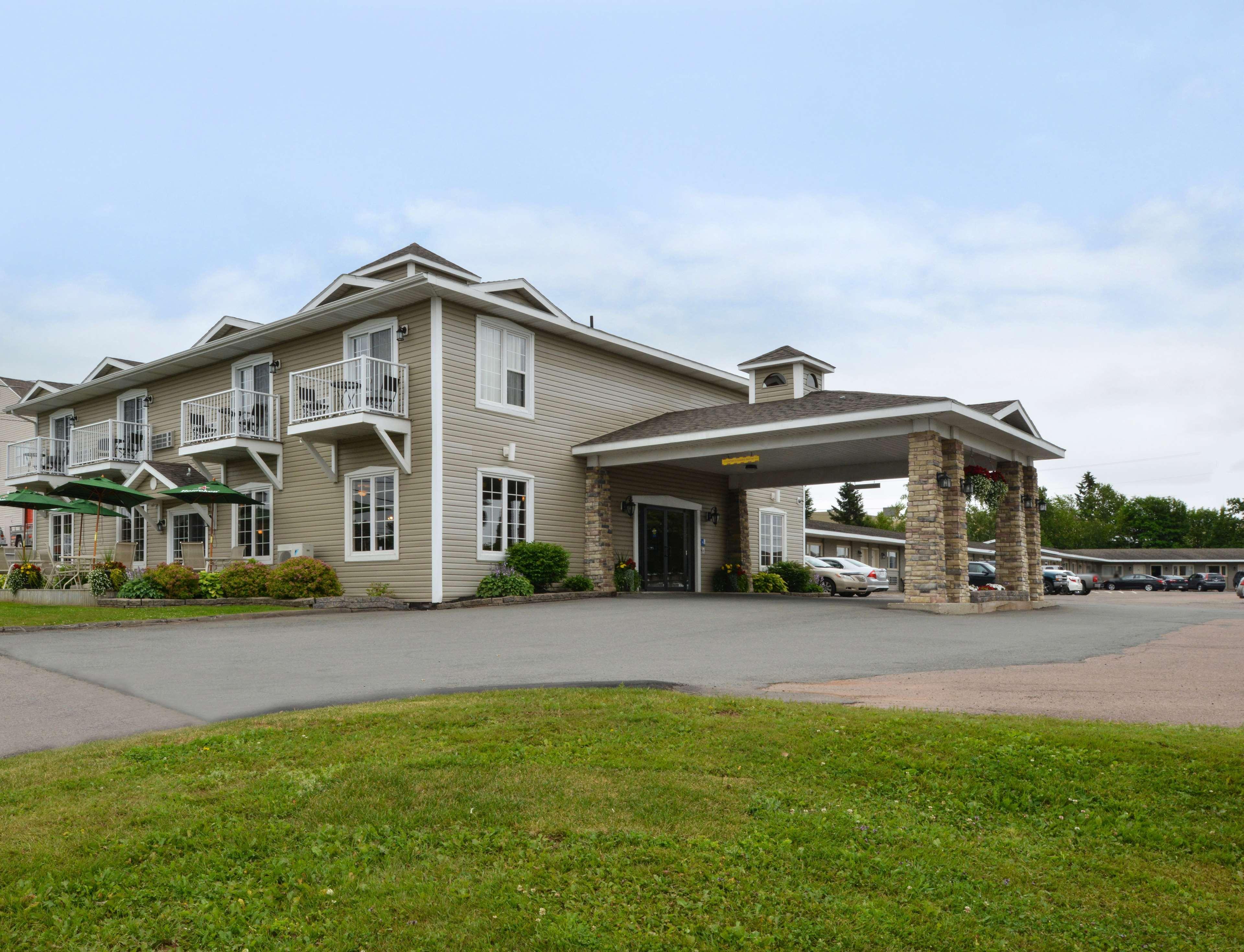 Canadas Best Value Inn & Suites-Шарлъттаун Екстериор снимка