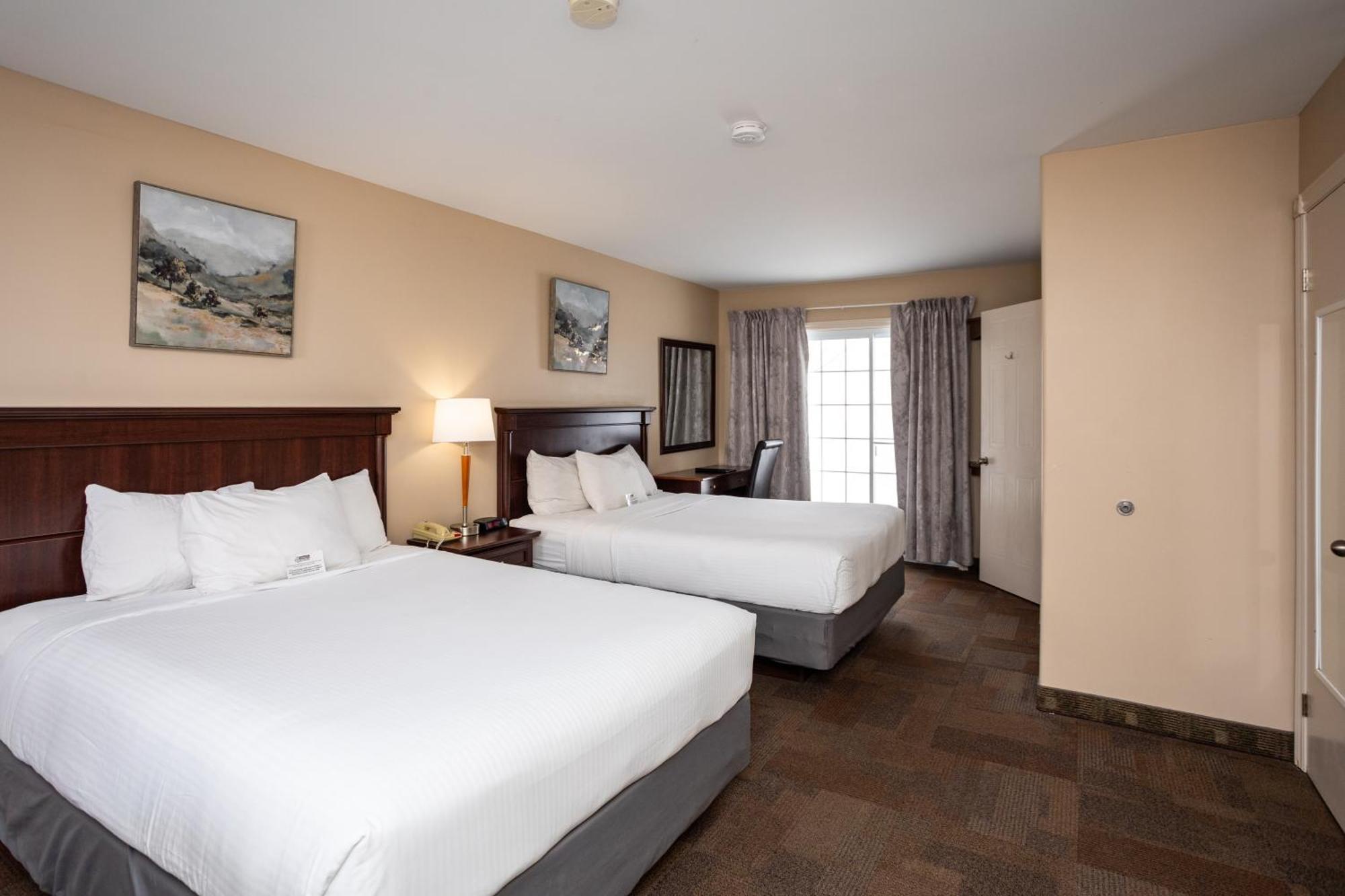 Canadas Best Value Inn & Suites-Шарлъттаун Екстериор снимка