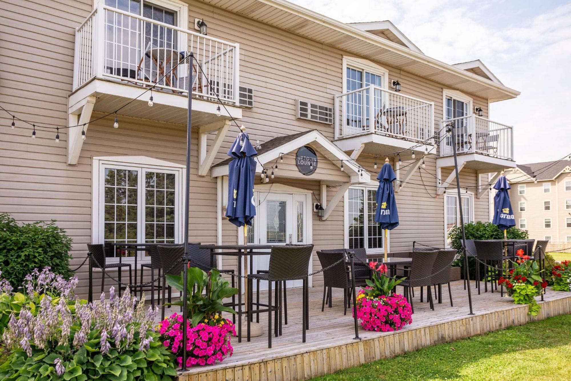 Canadas Best Value Inn & Suites-Шарлъттаун Екстериор снимка