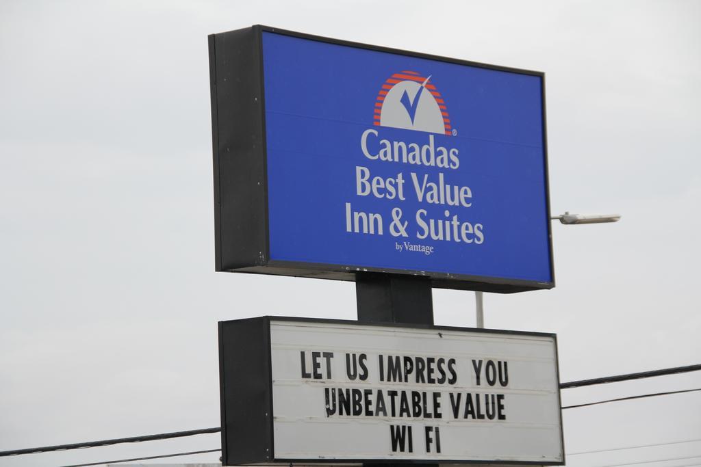 Canadas Best Value Inn & Suites-Шарлъттаун Екстериор снимка